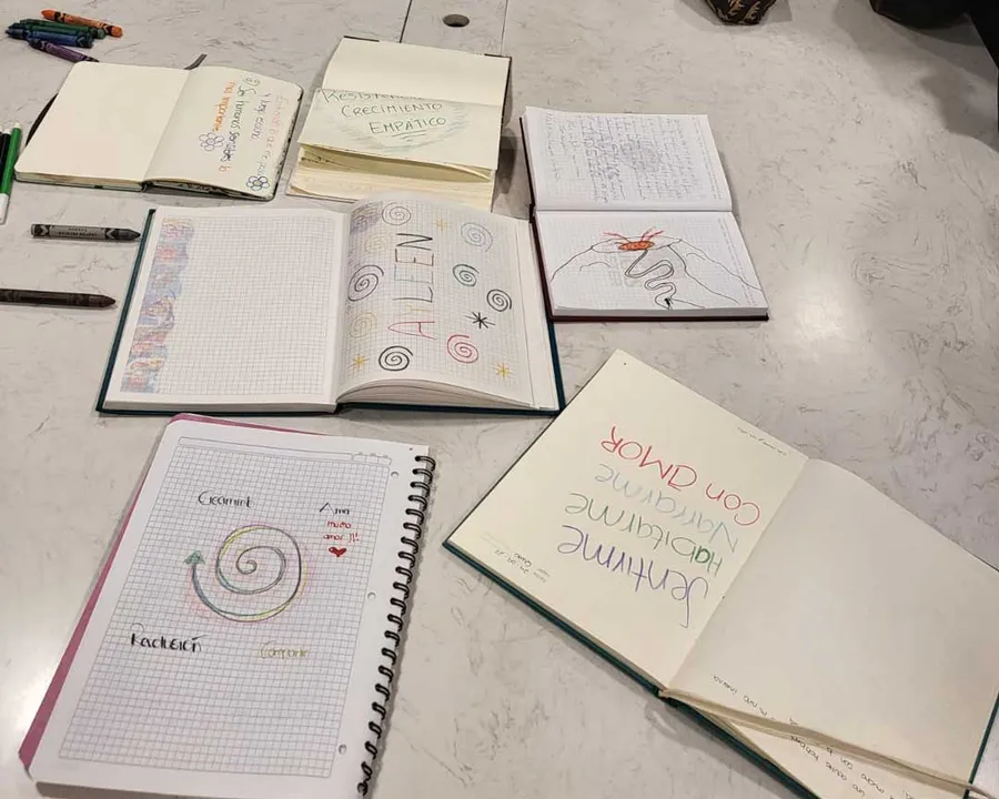 Materiales y encuentros de la formación en terapia narrativa